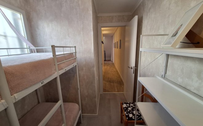 Herverkoop - Appartement -
Torrevieja - Centro
