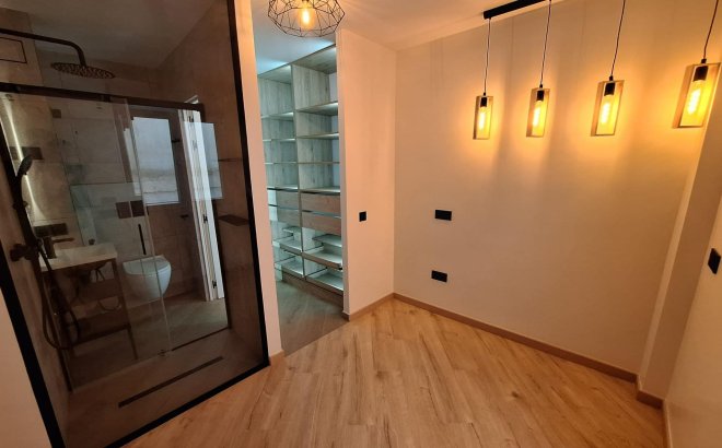 Resale - Apartment -
Torrevieja - Playa de los Locos