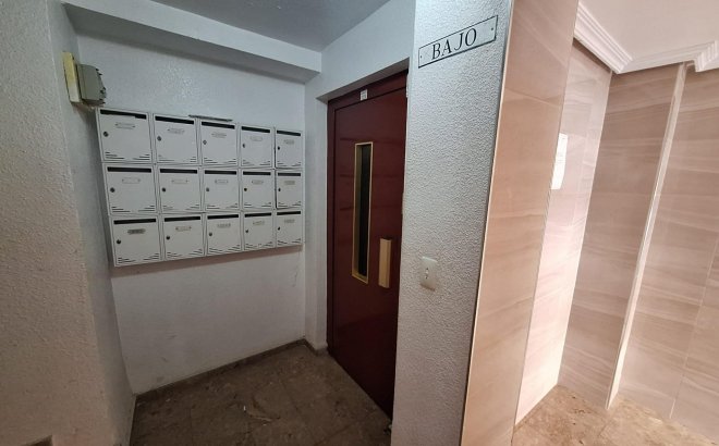 Resale - Apartment -
Torrevieja - Playa de los Locos