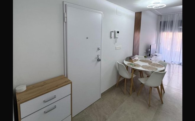 Revente - Appartement -
Torrevieja - Playa del Cura