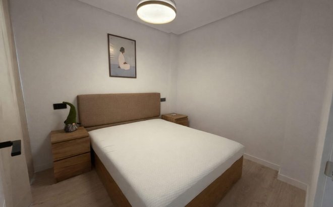 Herverkoop - Appartement -
Torrevieja - Playa del Cura