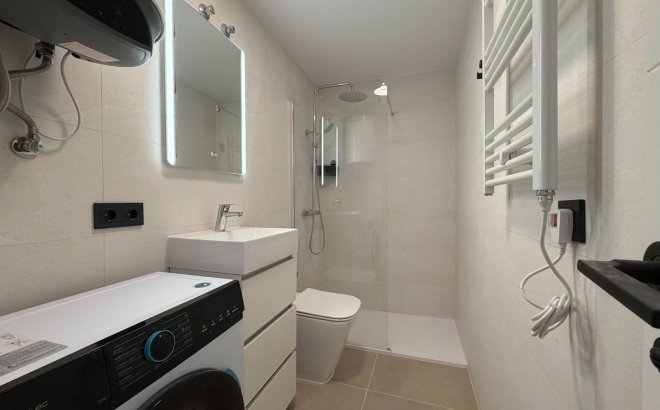 Herverkoop - Appartement -
Torrevieja - Playa del Cura