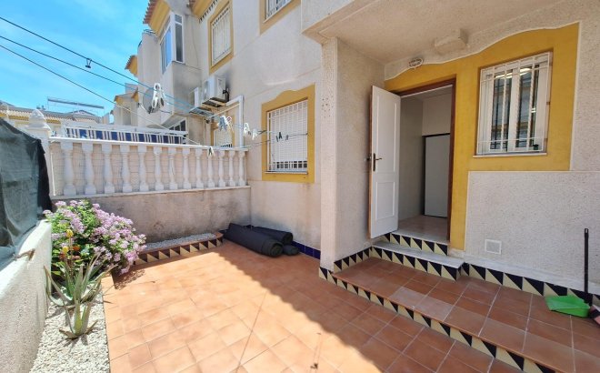 Revente - Bungalow -
Torrevieja - Sector 25