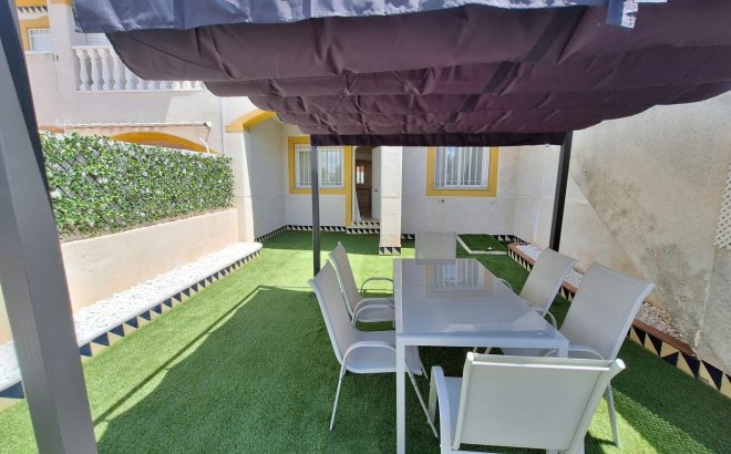 Revente - Bungalow -
Torrevieja - Sector 25