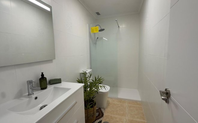 Resale - Apartment -
Torrevieja - Centro