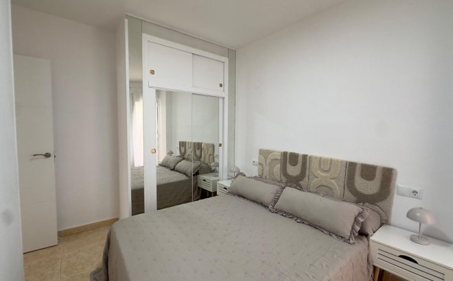 Resale - Apartment -
Torrevieja - Centro