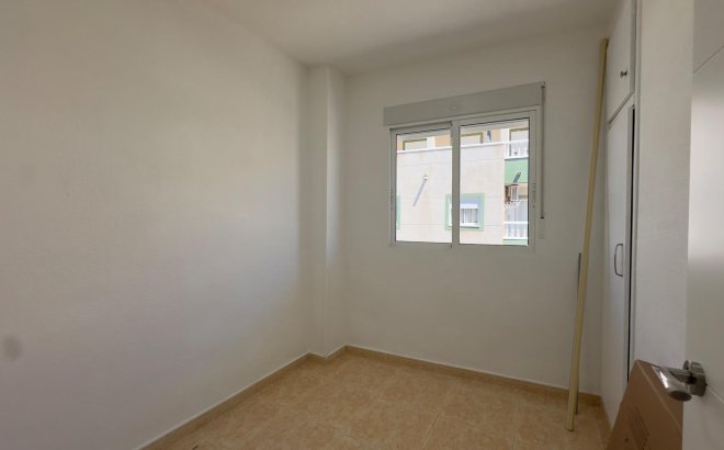 Resale - Apartment -
Torrevieja - Centro