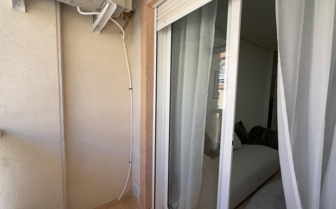 Resale - Apartment -
Torrevieja - Centro