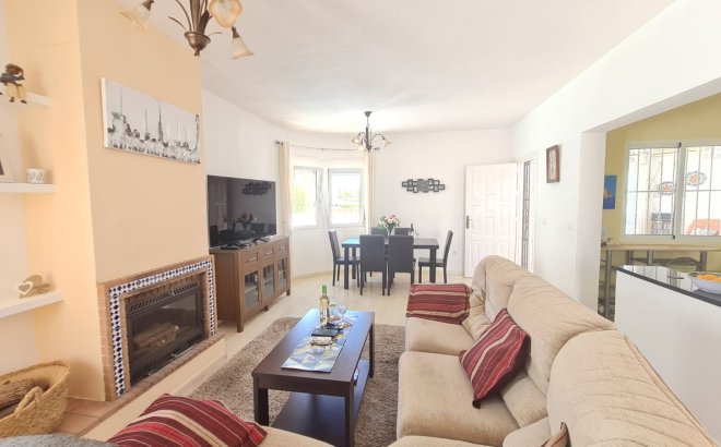 Resale - Villa -
Orihuela Costa - Costa Blanca