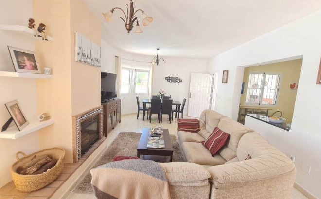 Resale - Villa -
Orihuela Costa - Costa Blanca