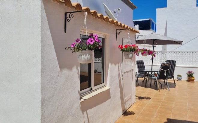 Resale - Villa -
Orihuela Costa - Costa Blanca