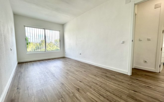 Herverkoop - Appartement -
Villamartin - Costa Blanca