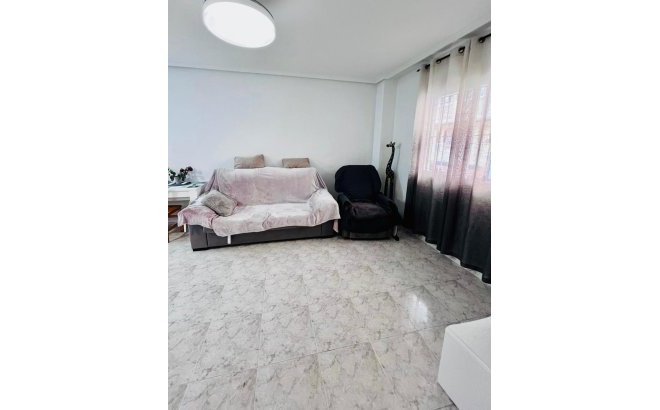Revente - Appartement -
Torrevieja - Estacion De Autobuses