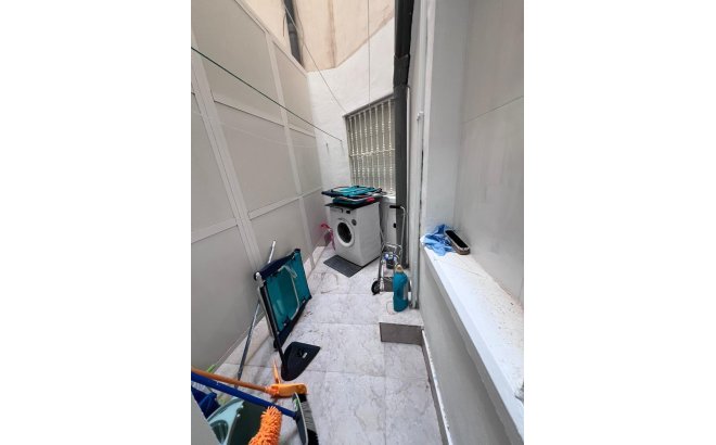 Revente - Appartement -
Torrevieja - Estacion De Autobuses
