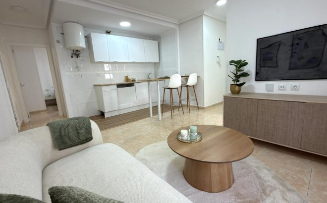 Resale - Apartment -
Torrevieja - Centro