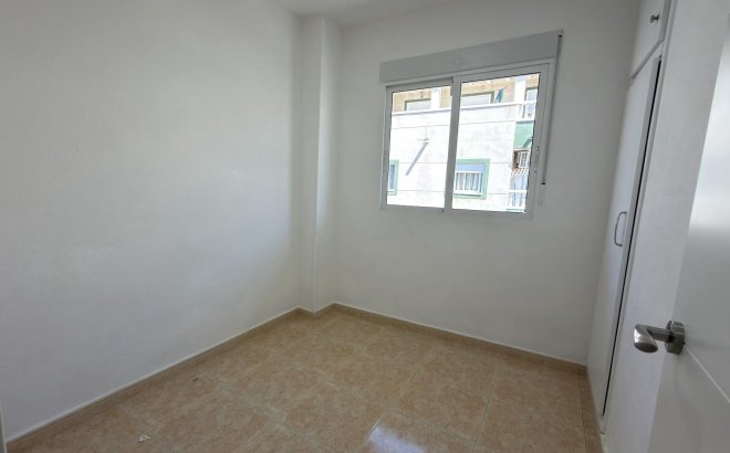 Resale - Apartment -
Torrevieja - Centro