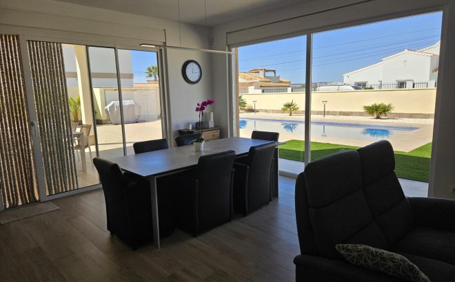 Revente - Villa -
Torrevieja - La Siesta - El Salado - Torreta