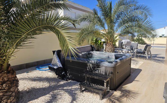 Revente - Villa -
Torrevieja - La Siesta - El Salado - Torreta