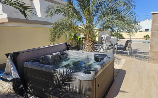Revente - Villa -
Torrevieja - La Siesta - El Salado - Torreta