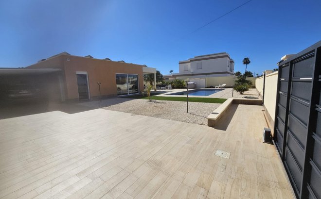 Revente - Villa -
Torrevieja - La Siesta - El Salado - Torreta