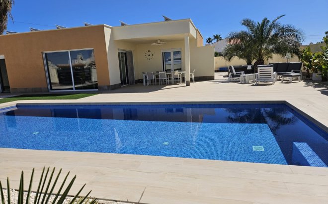 Revente - Villa -
Torrevieja - La Siesta - El Salado - Torreta