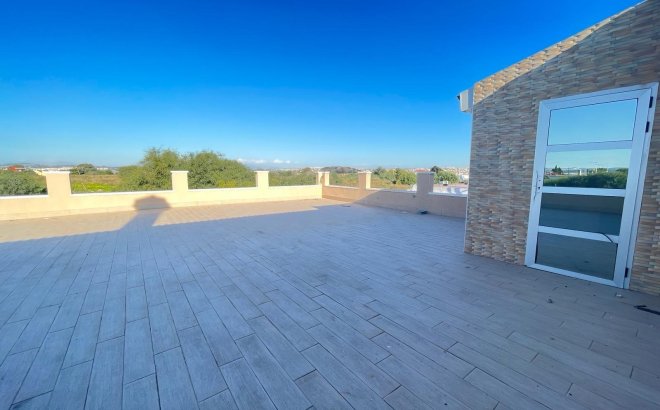 Herverkoop - Villa -
Torrevieja - La Siesta - El Salado - Torreta