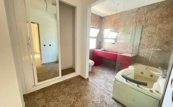 Herverkoop - Villa -
Torrevieja - La Siesta - El Salado - Torreta