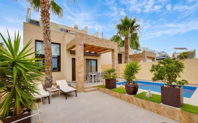 Revente - Villa -
Ciudad Quesada - Pueblo Bravo