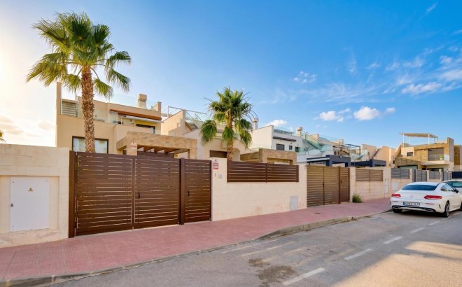 Revente - Villa -
Ciudad Quesada - Pueblo Bravo