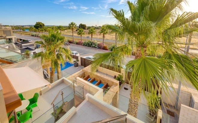 Revente - Villa -
Ciudad Quesada - Pueblo Bravo