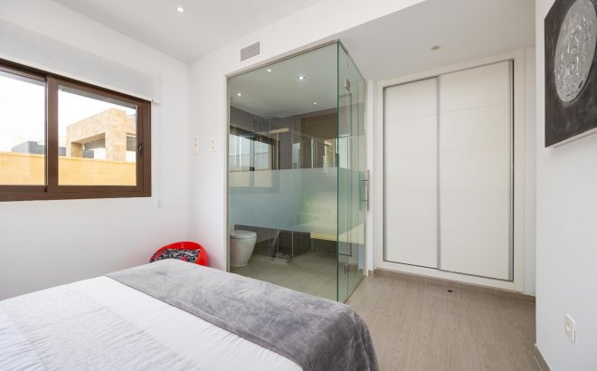 Revente - Villa -
Ciudad Quesada - Pueblo Bravo