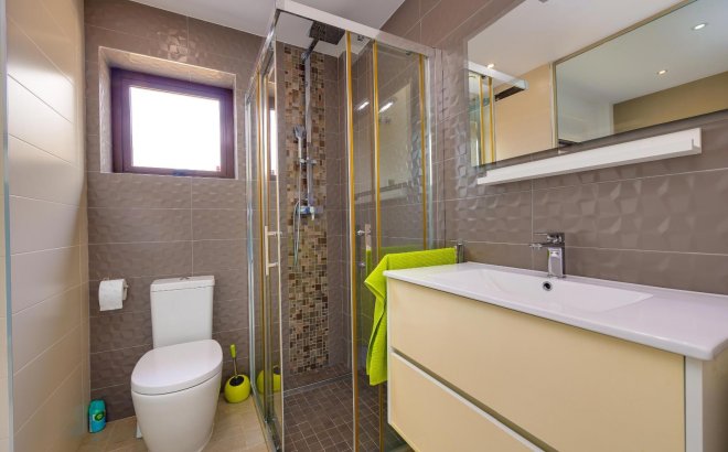 Revente - Villa -
Ciudad Quesada - Pueblo Bravo