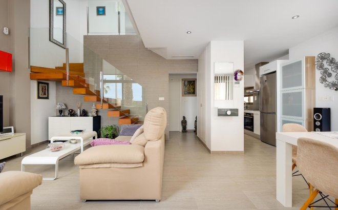 Revente - Villa -
Ciudad Quesada - Pueblo Bravo