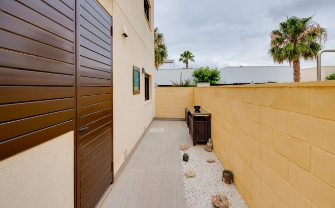 Revente - Villa -
Ciudad Quesada - Pueblo Bravo