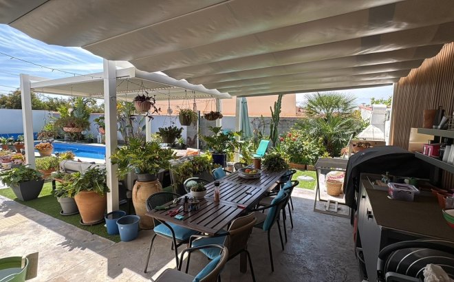 Revente - Villa -
Torrevieja - La Siesta - El Salado - Torreta