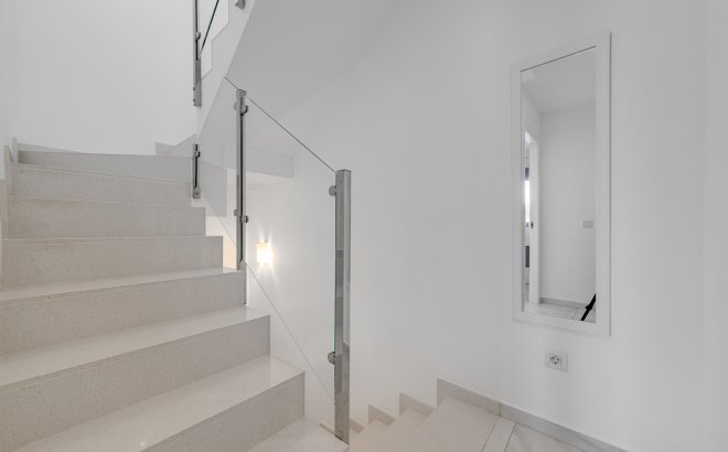 Herverkoop - Town House -
Villamartin - Costa Blanca