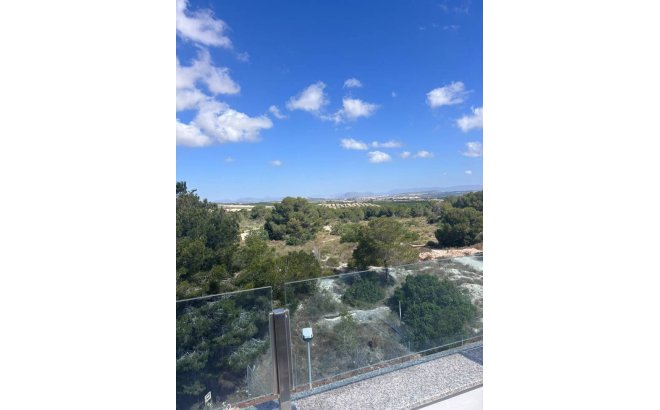 Herverkoop - Town House -
Villamartin - Costa Blanca