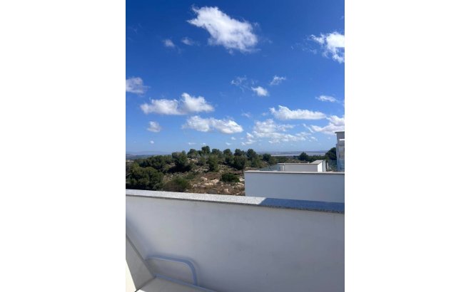 Herverkoop - Town House -
Villamartin - Costa Blanca