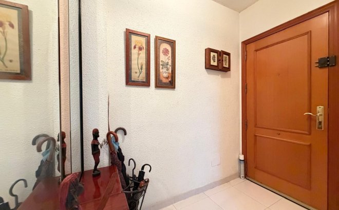 Herverkoop - Appartement -
Torrevieja - Playa del Cura