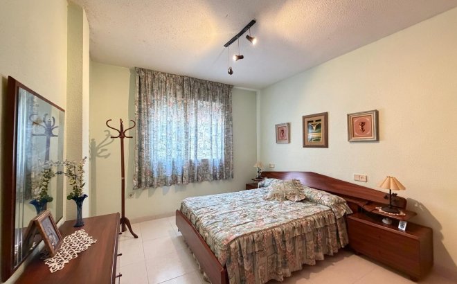 Herverkoop - Appartement -
Torrevieja - Playa del Cura
