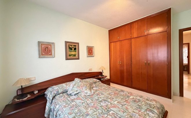 Herverkoop - Appartement -
Torrevieja - Playa del Cura