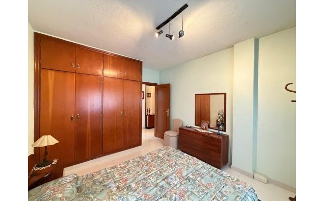 Herverkoop - Appartement -
Torrevieja - Playa del Cura