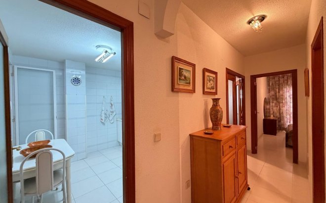 Herverkoop - Appartement -
Torrevieja - Playa del Cura