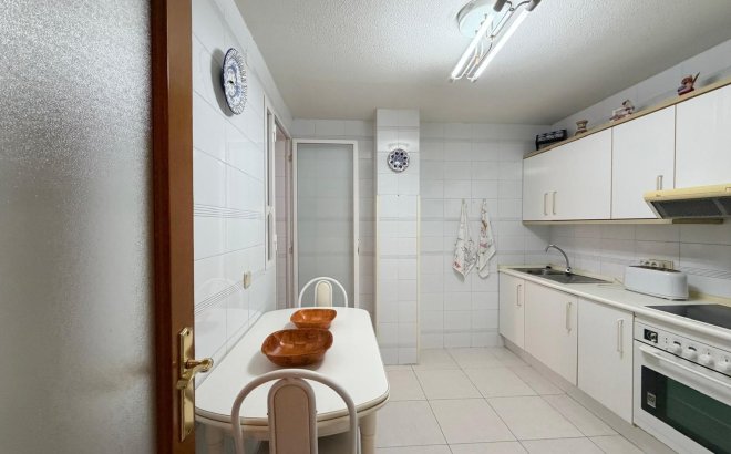 Herverkoop - Appartement -
Torrevieja - Playa del Cura