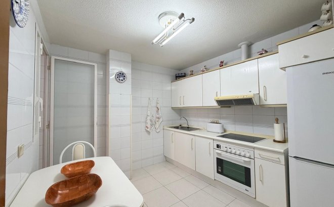 Herverkoop - Appartement -
Torrevieja - Playa del Cura