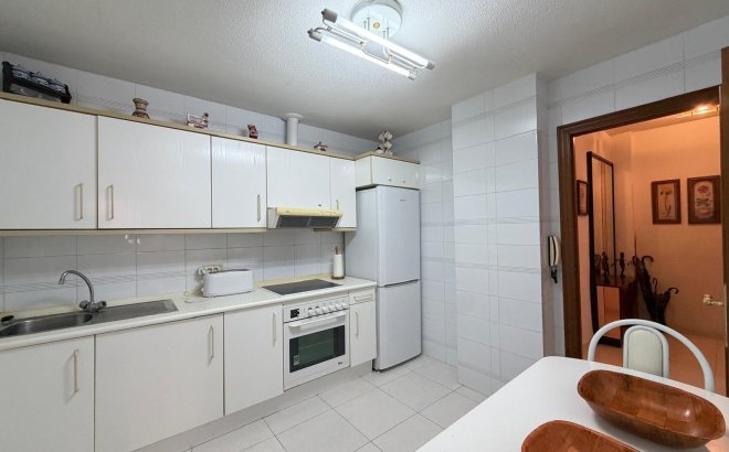 Herverkoop - Appartement -
Torrevieja - Playa del Cura