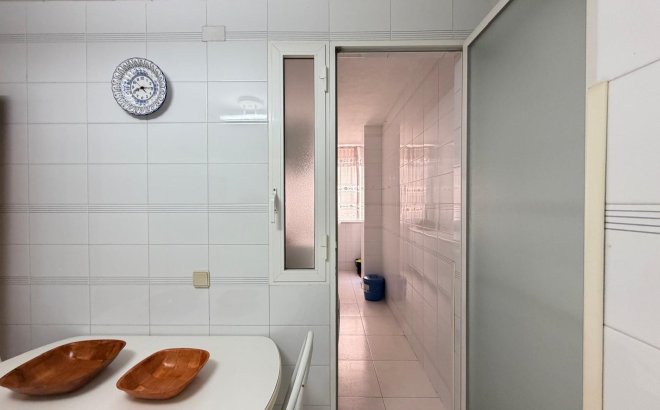 Herverkoop - Appartement -
Torrevieja - Playa del Cura