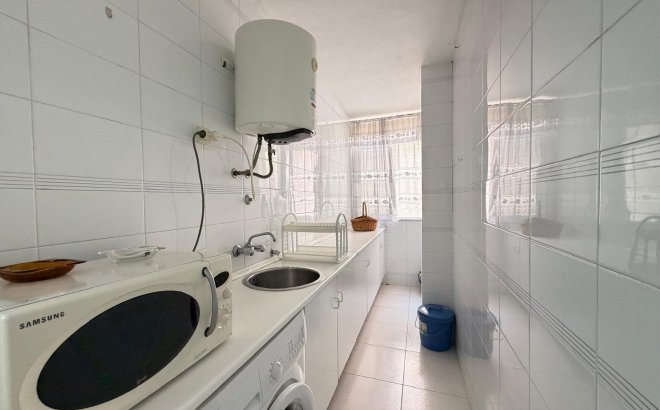 Herverkoop - Appartement -
Torrevieja - Playa del Cura