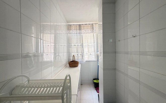 Herverkoop - Appartement -
Torrevieja - Playa del Cura