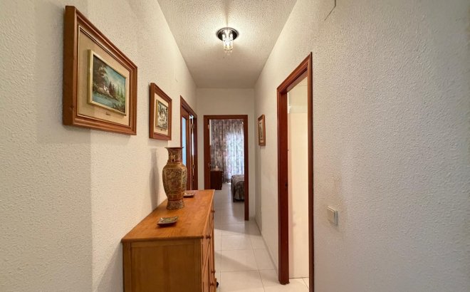 Herverkoop - Appartement -
Torrevieja - Playa del Cura